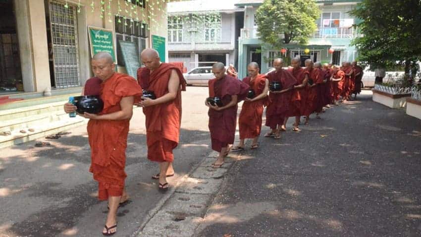 ミャンマーでマインドフルネス瞑想の元を修行